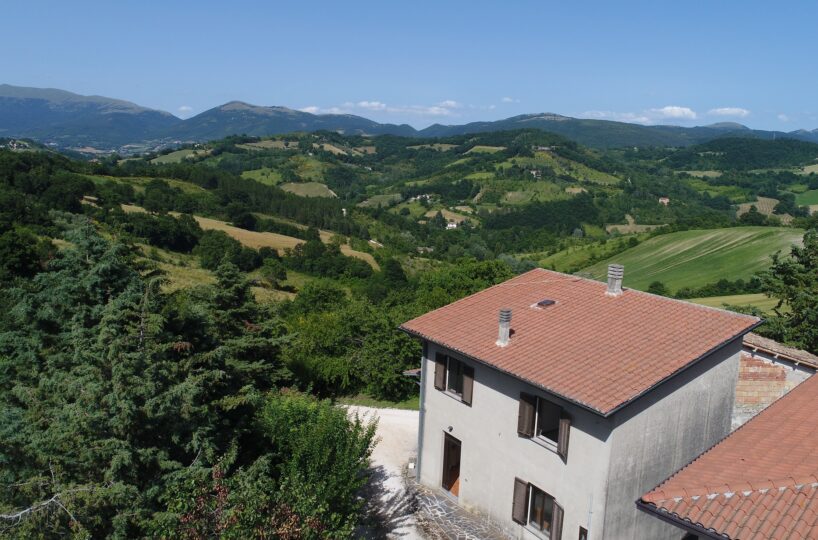 Casa indipendente a Nocera Umbra